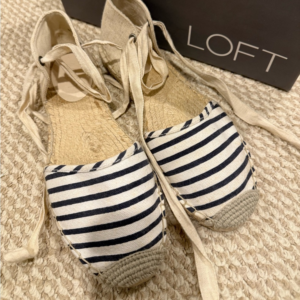 Navy and light beige espadrille